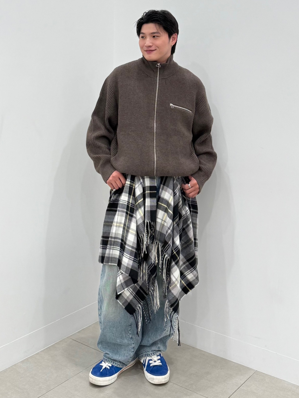 アゼフルジップニットジャケット、スタイルヒートチェックストール」の