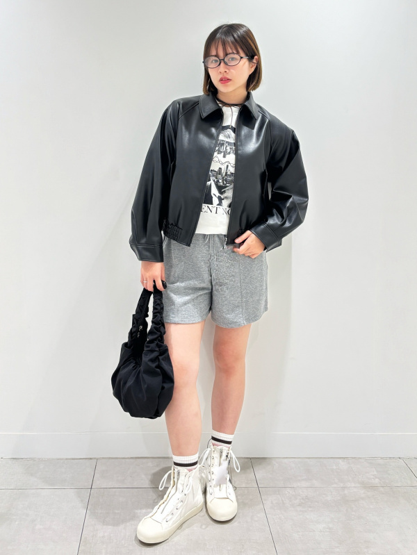 GU様 Soft Sheer Crew Neck T-Shirt/L、Narrow Belt」的穿搭靈感｜GU