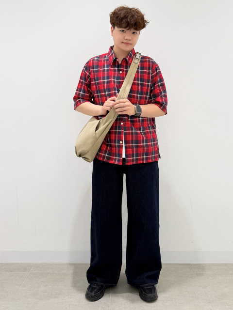 An outfit using Ombre Checked Shirt and Super Wide Jeans｜GU US