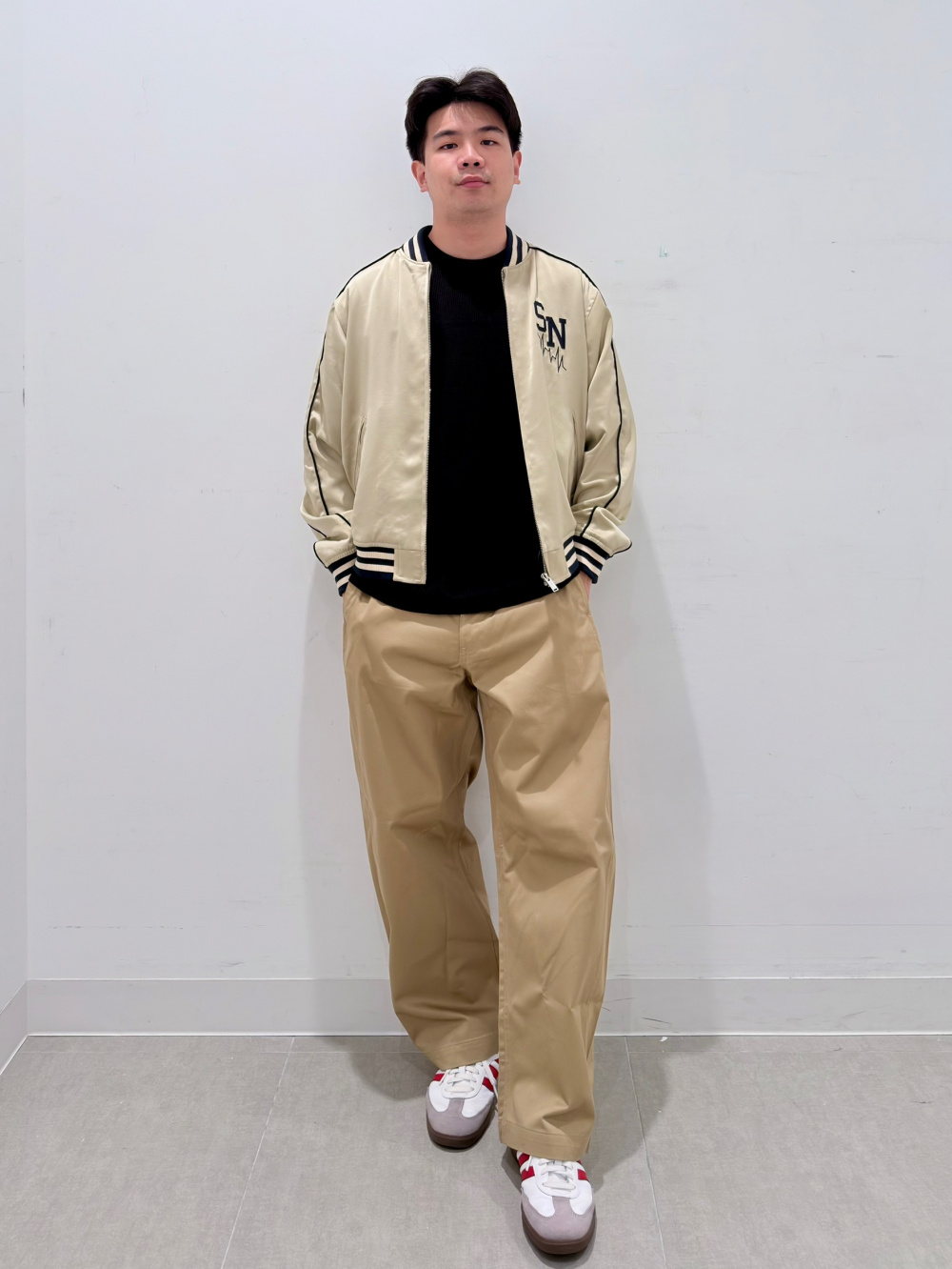 スウェT(5分袖) UNDERCOVER、サテンリブブルゾン UNDERCOVER」の着用 