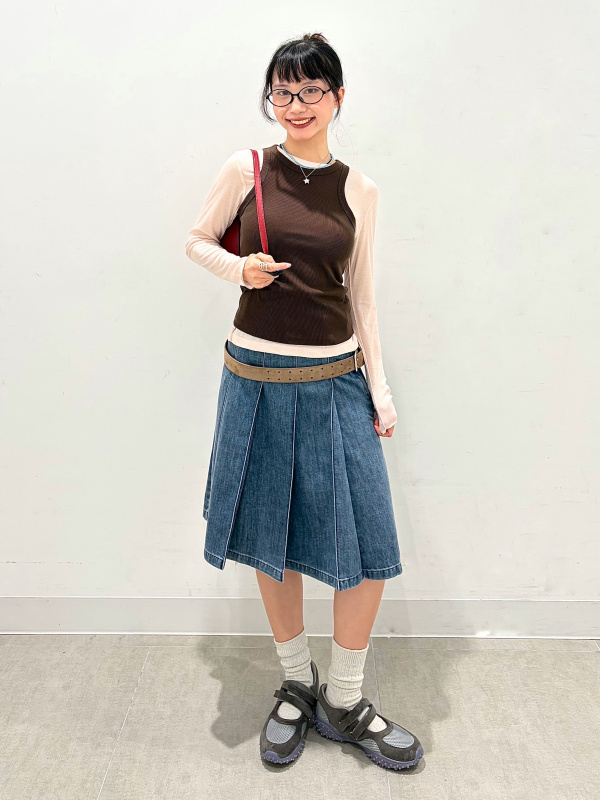 Soft Sheer Crew Neck T-Shirt/L、Narrow Belt」的穿搭靈感｜GU