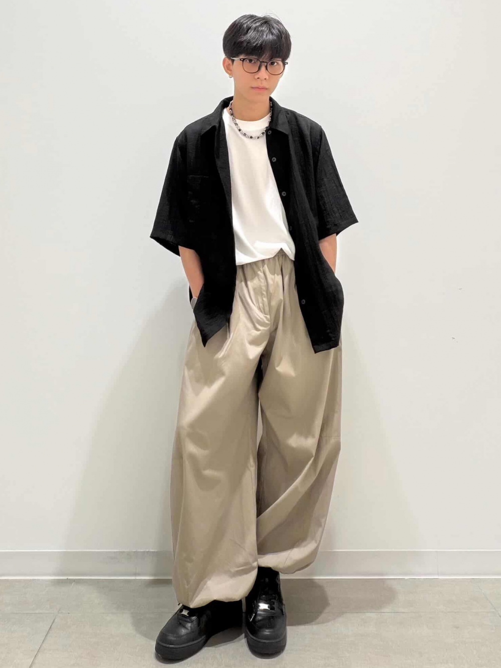 Loop Yarn Full-Zip Hoodie、Dry Boxy Sleeveless T-Shirt」| GU的穿搭理念