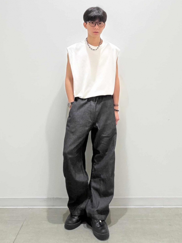 Dry Boxy Sleeveless T-Shirt、Faux Leather Zip Jacket/MN」的穿搭