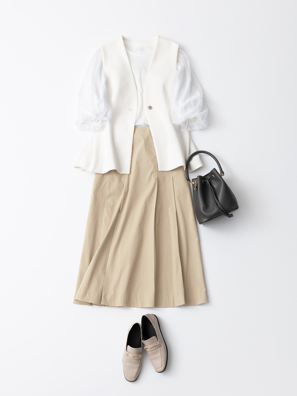 ツイードペプラムジレ、2WAYビットローファー」を使った着こなし