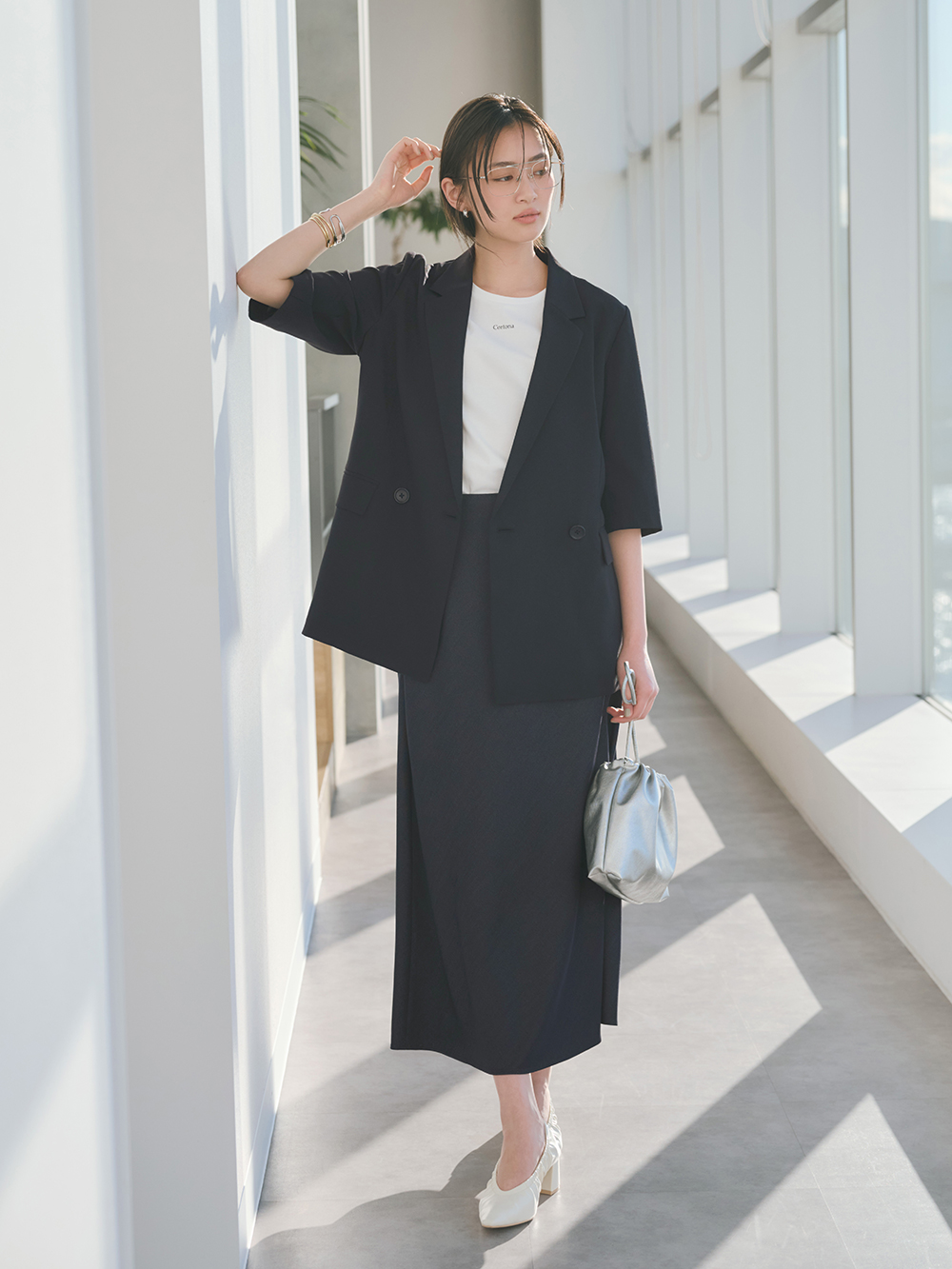 ロゴプリントタックTシャツ