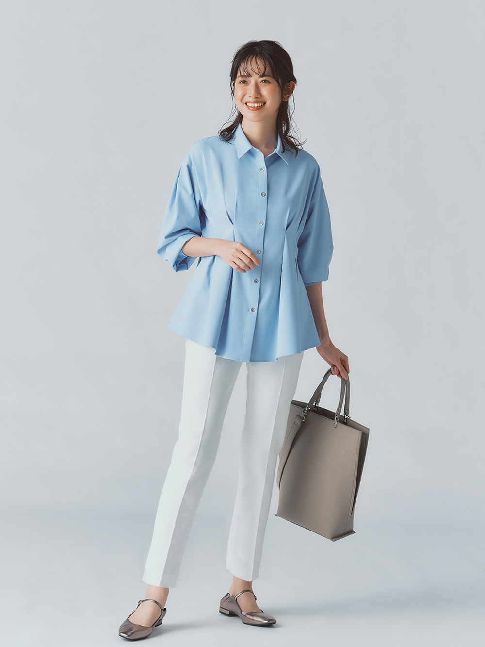 ペプラムシャツコーデ