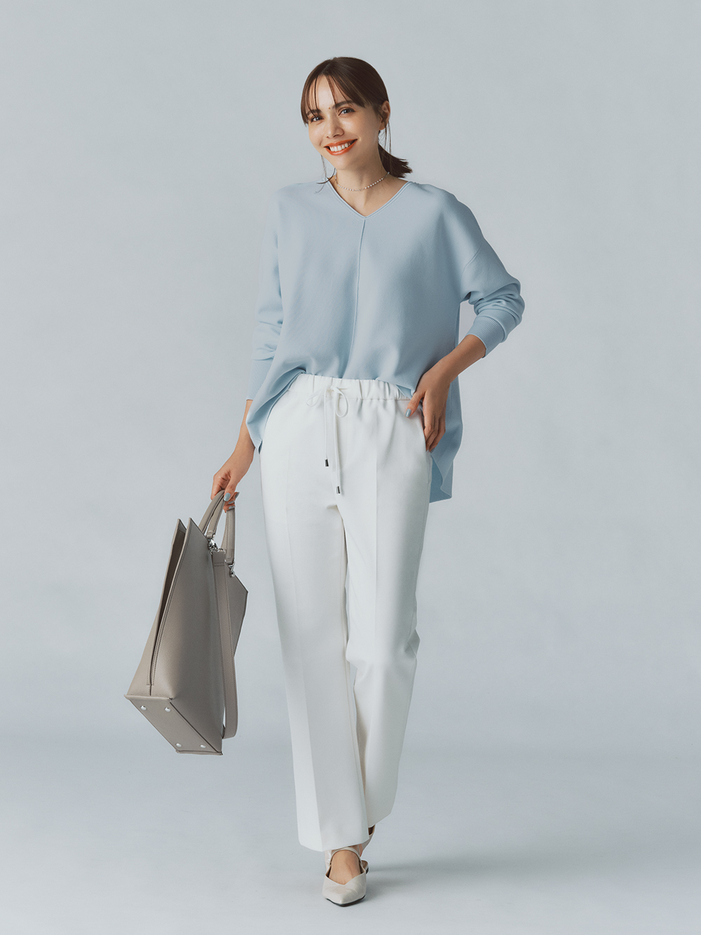 イージーパンツのコーデ