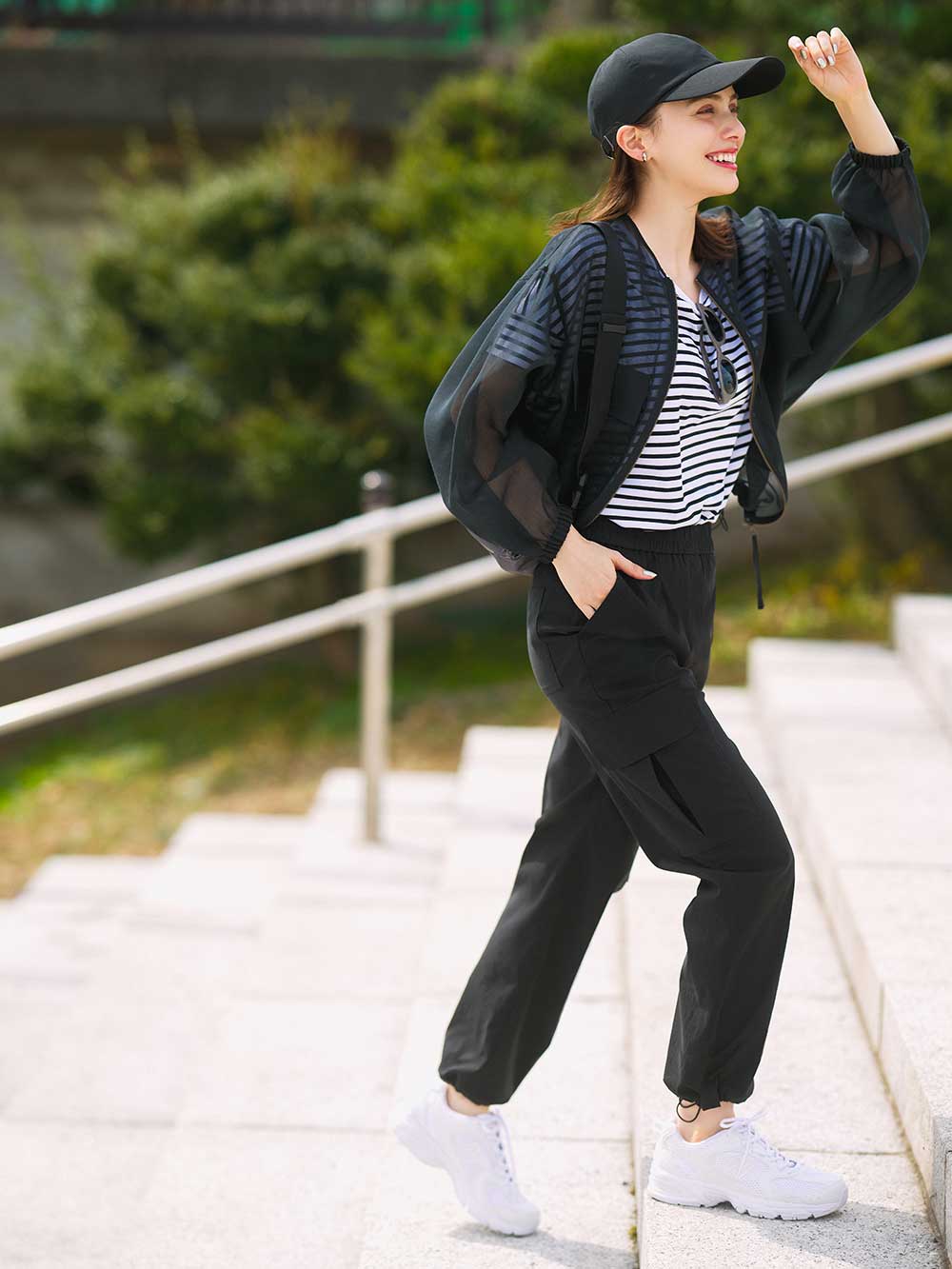 ハイストレッチテーパードカーゴ