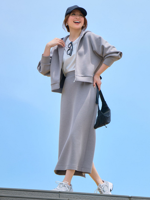ライトバルーンのパーカとスカートのセットアップ（グレー）