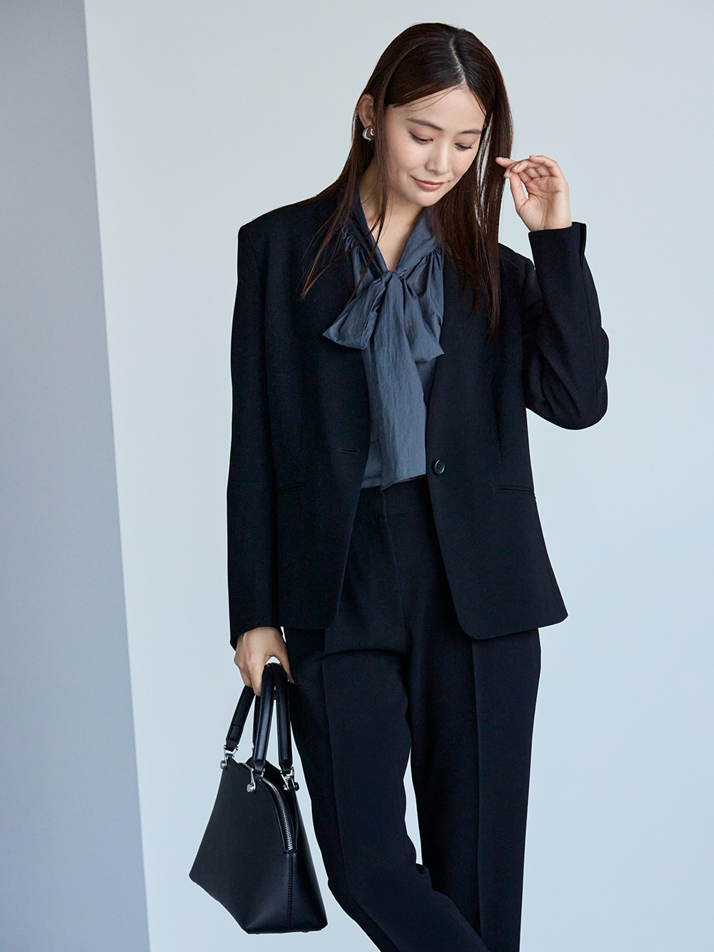 かっちりしたデザインのきれいめバック