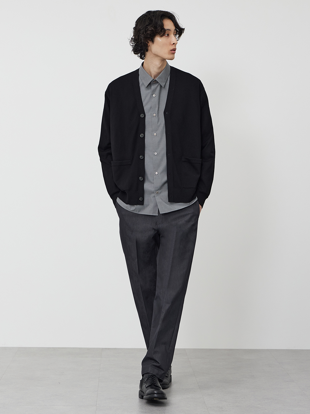 ハイゲージのニットカーデ