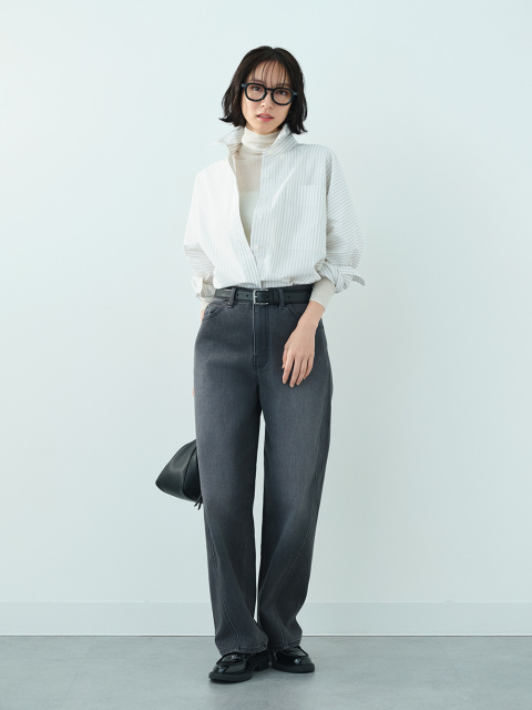 サイドシームテーパードジーンズ