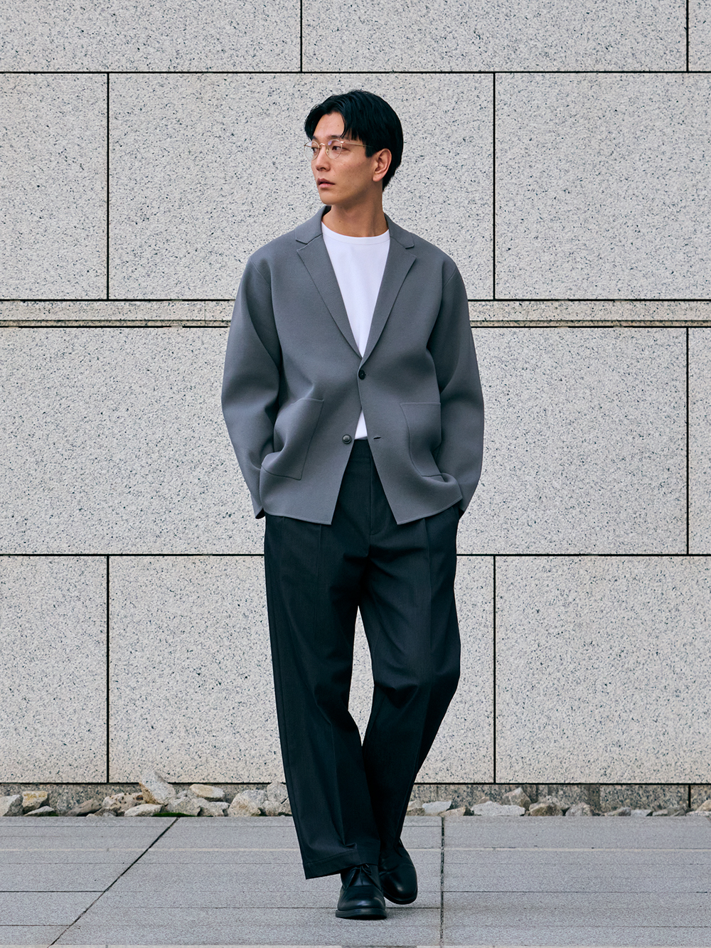 ニットジャケットのコーデ