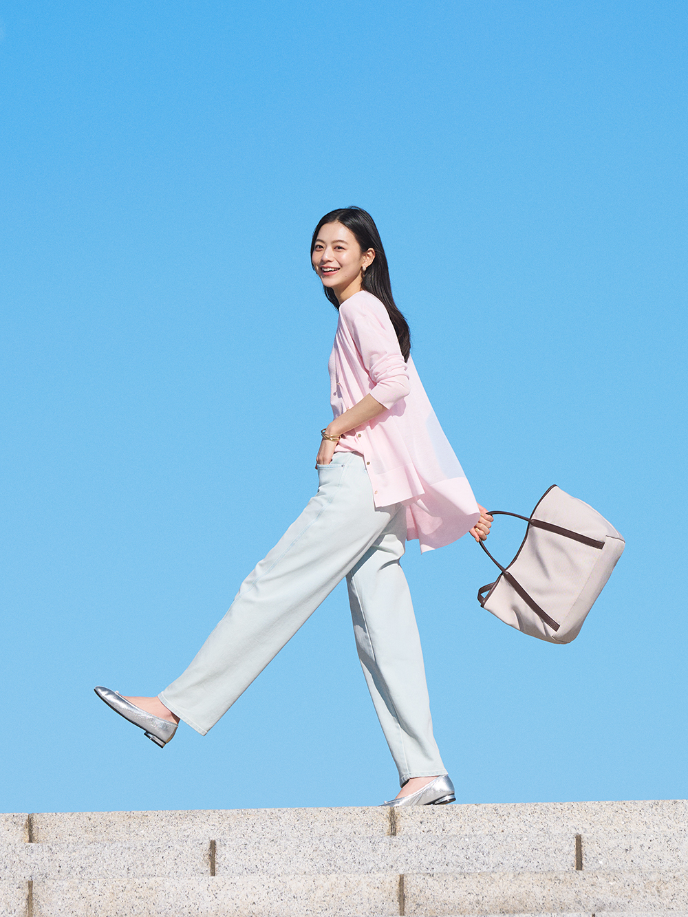 シアーVネックカーディガン