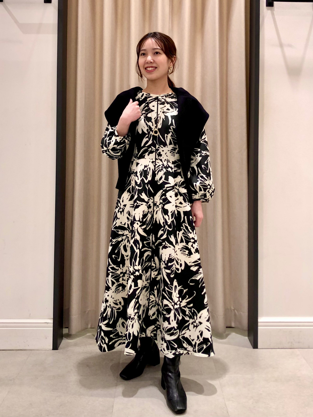 ティアードブラウスパンツセットアップ、メタルオーバルワントップ