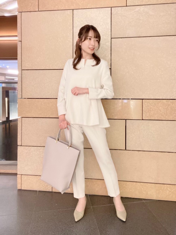 フェイクパールブラウスパンツセットアップ（長袖）（レディース）の