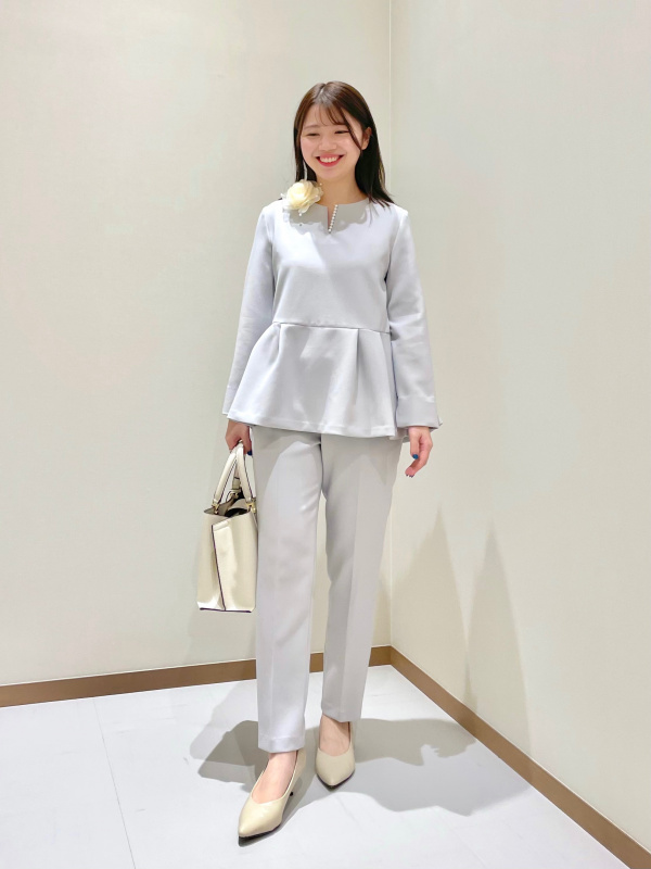 フェイクパールブラウスパンツセットアップ（長袖）（レディース）の