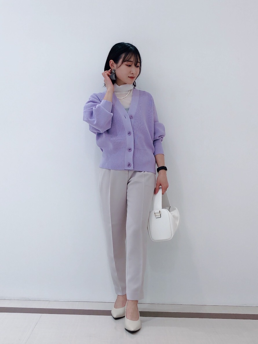 ワッシャーツイルロングジレ、シアータートルネックTシャツ」の
