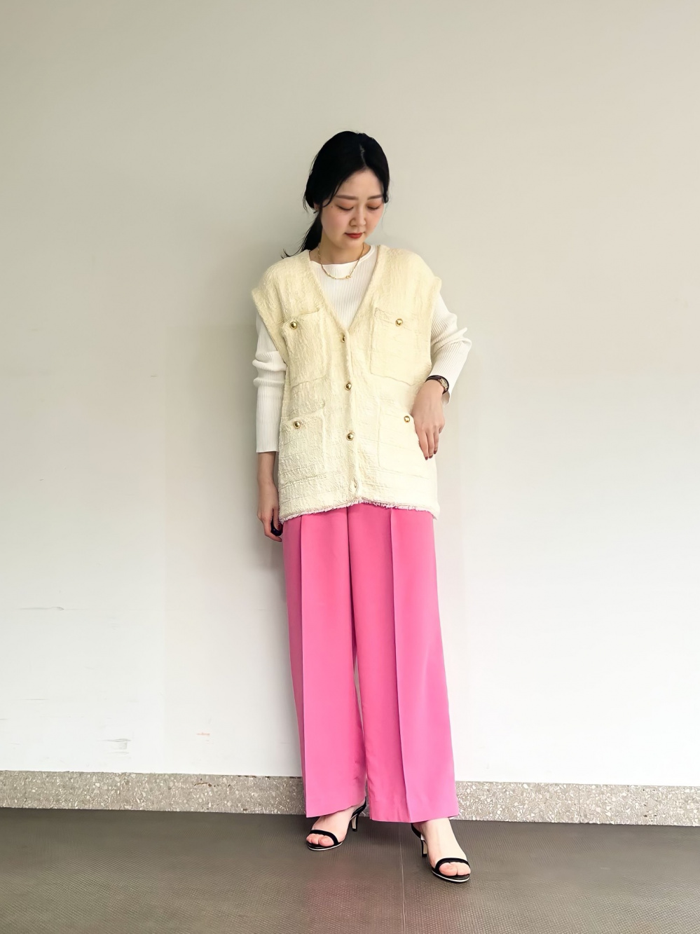 iki グラデーションニットベストピンクのワイドパンツ2点セット