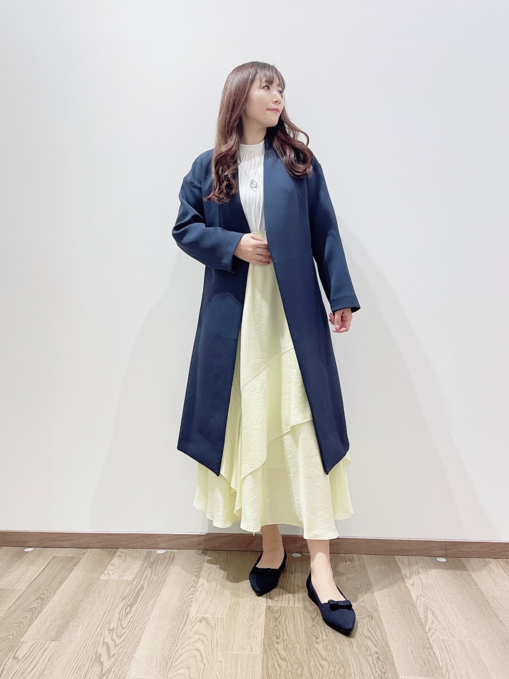 シャークツイードカラーレスジャケット、サテンギャザーブラウス