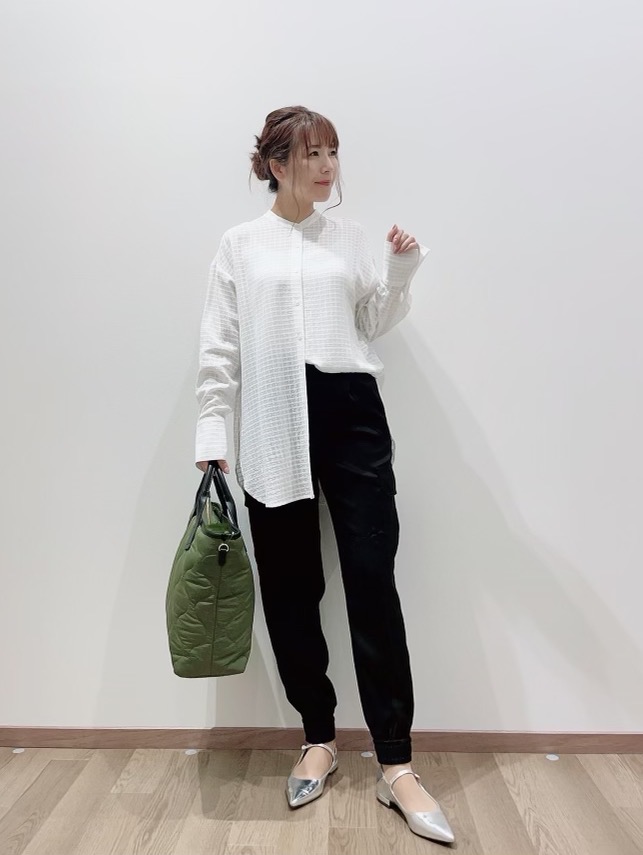 サテンスリムカーゴパンツ」の着用コーディネート| プラステ