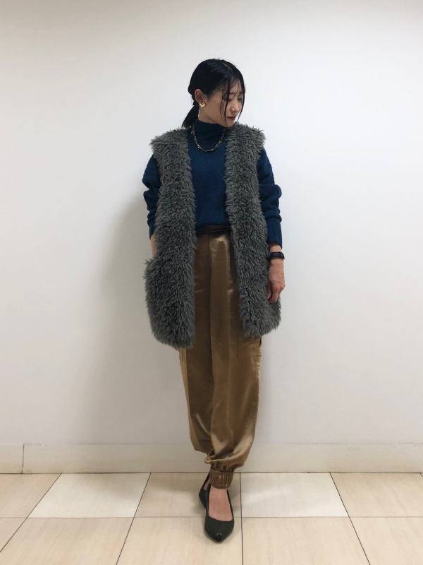 フェイクファーベスト（レディース）の着用コーディネート一覧