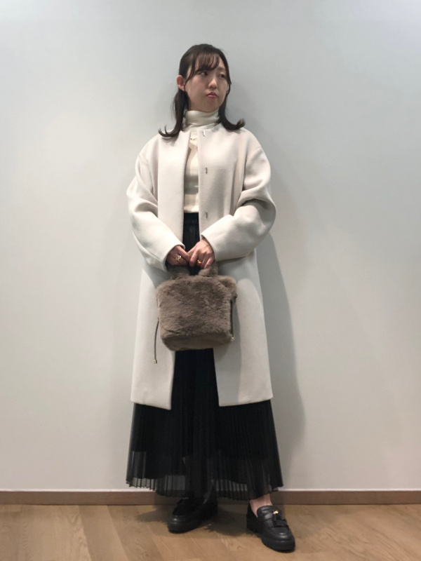 AMI PARIS (アミパリス ) アルパカブレンド 胸ロゴ クルーネック