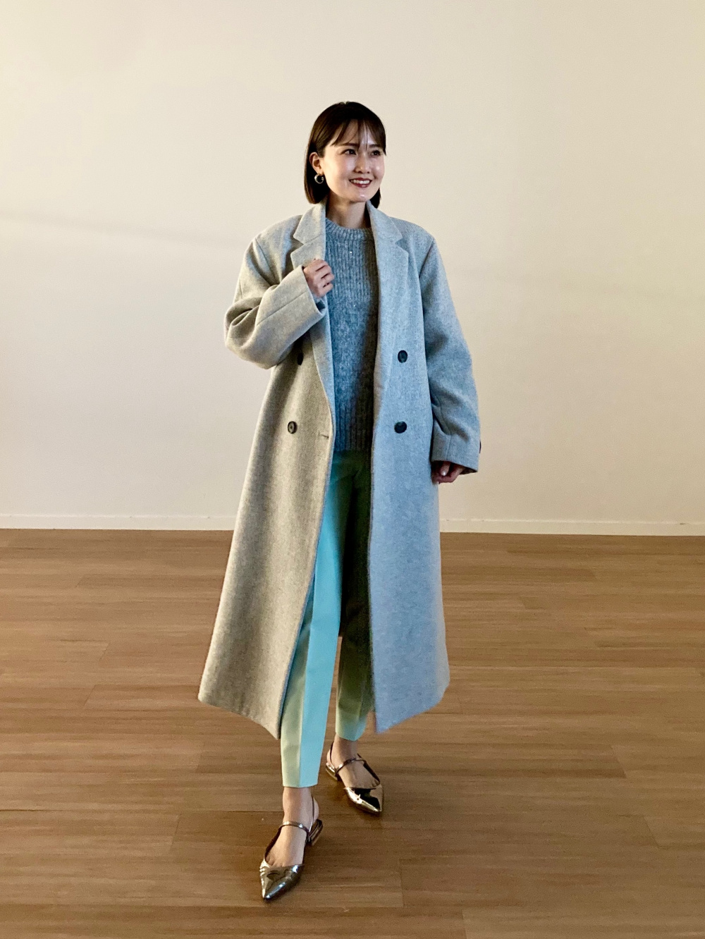 マンテコチェスターロングコート、スパンコールバックスリットセーター