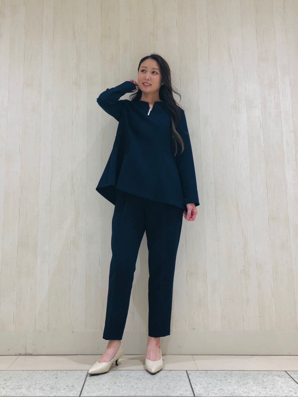 フェイクパールペプラムブラウスセットアップ」の着用コーディネート