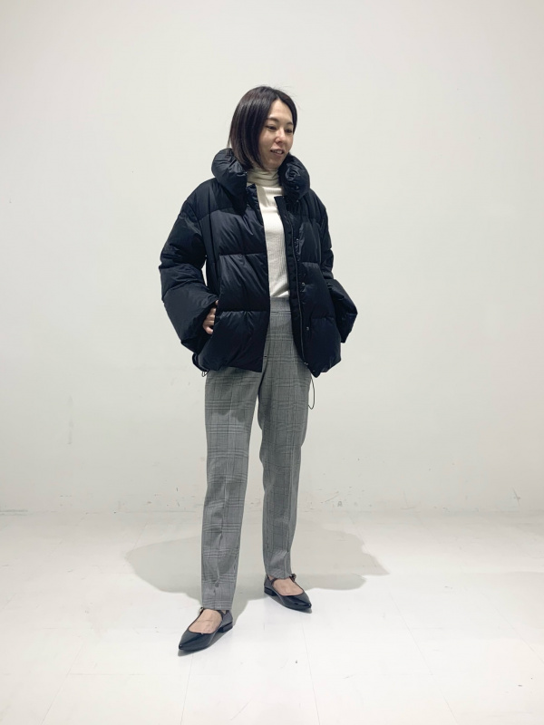 2WAYネックオーバーサイズダウンジャケット（レディース）の着用