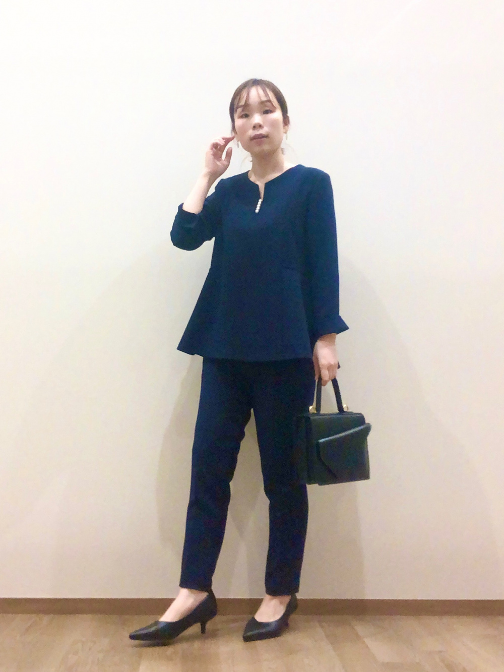 【美品】プラステ　ペプラム　フェイクパールブラウスパンツ　セットアップ PLST(プラステ)公式 | フェイクパールペプラムブラウスセットアップ