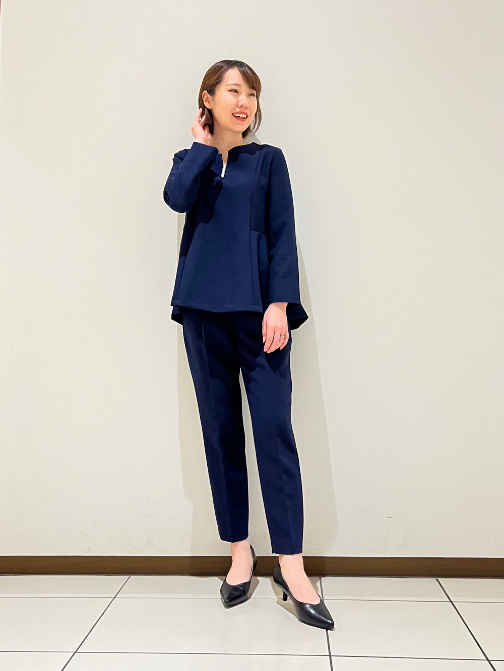 美品】プラステペプラムフェイクパールブラウスパンツセットアップ