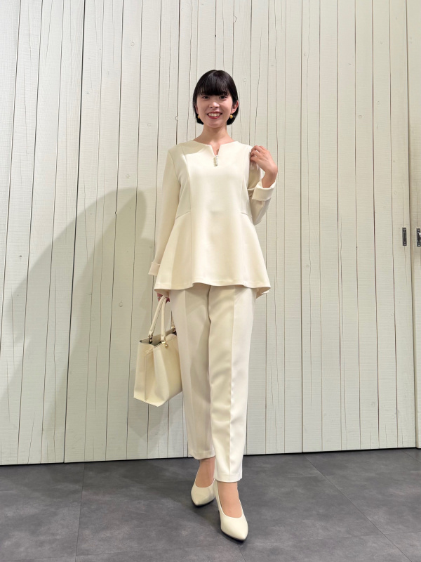 ツイードミドルジャケット、タイプライターギャザーブラウス（長袖