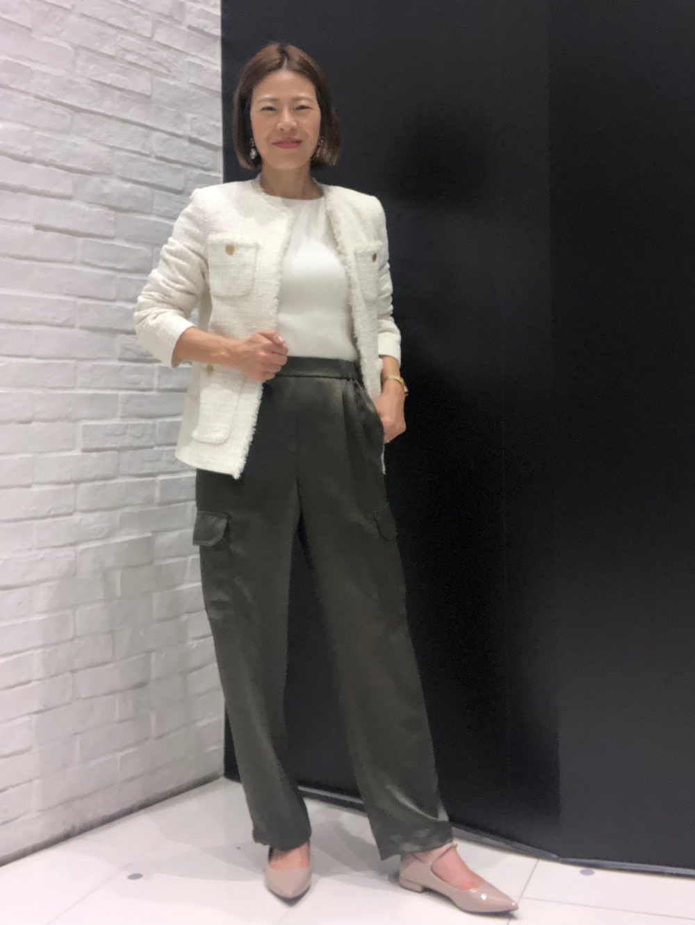 サテンパラシュートカーゴパンツ、メタルパーツブラウスパンツ