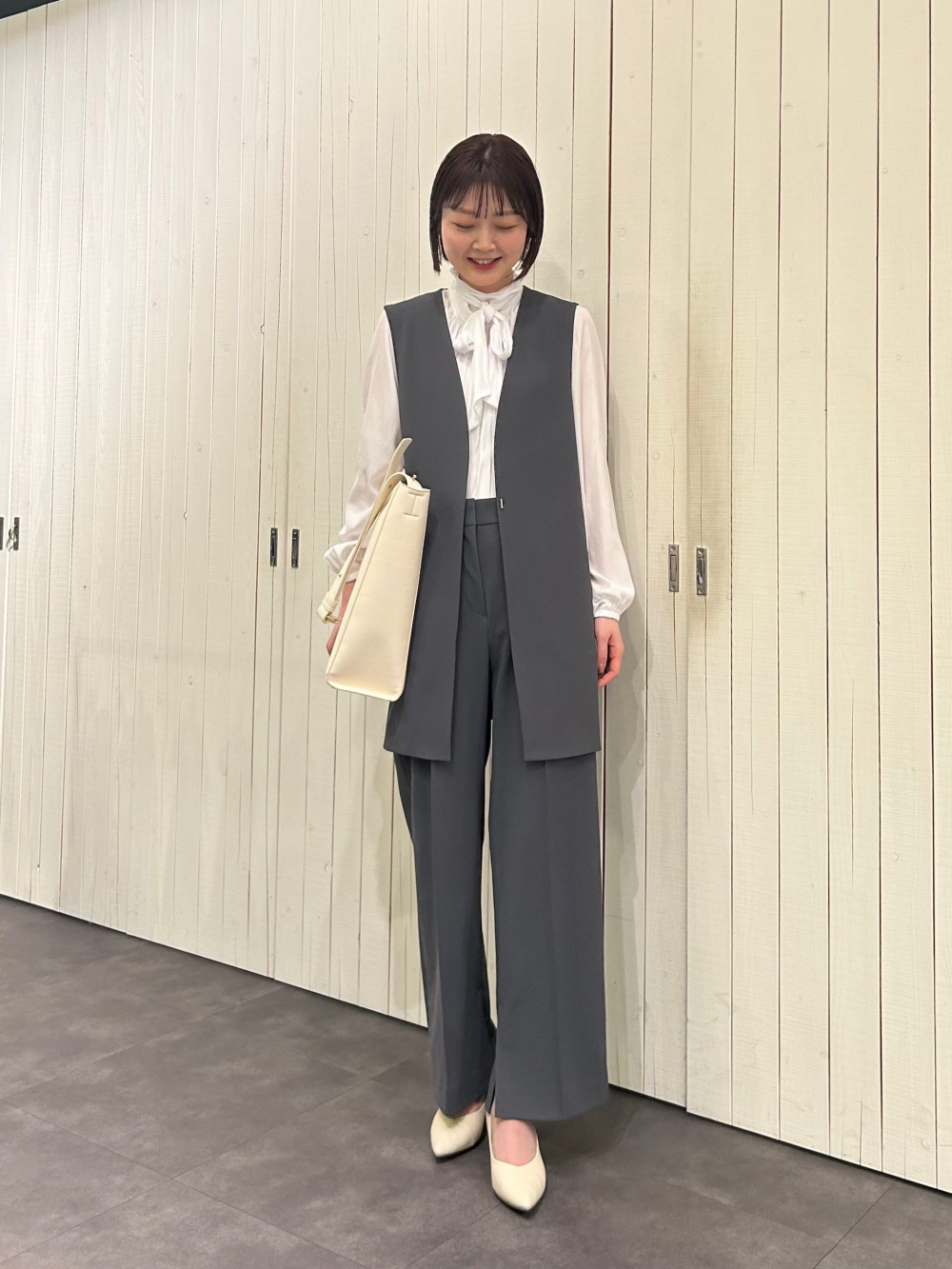 ジョーゼットパールボタンブラウス（長袖）、2024年モデル トリアセ