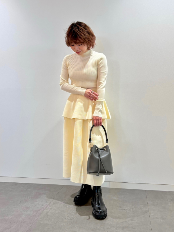 PLSTプラステ ホールガーメントニット ペプラムセーター