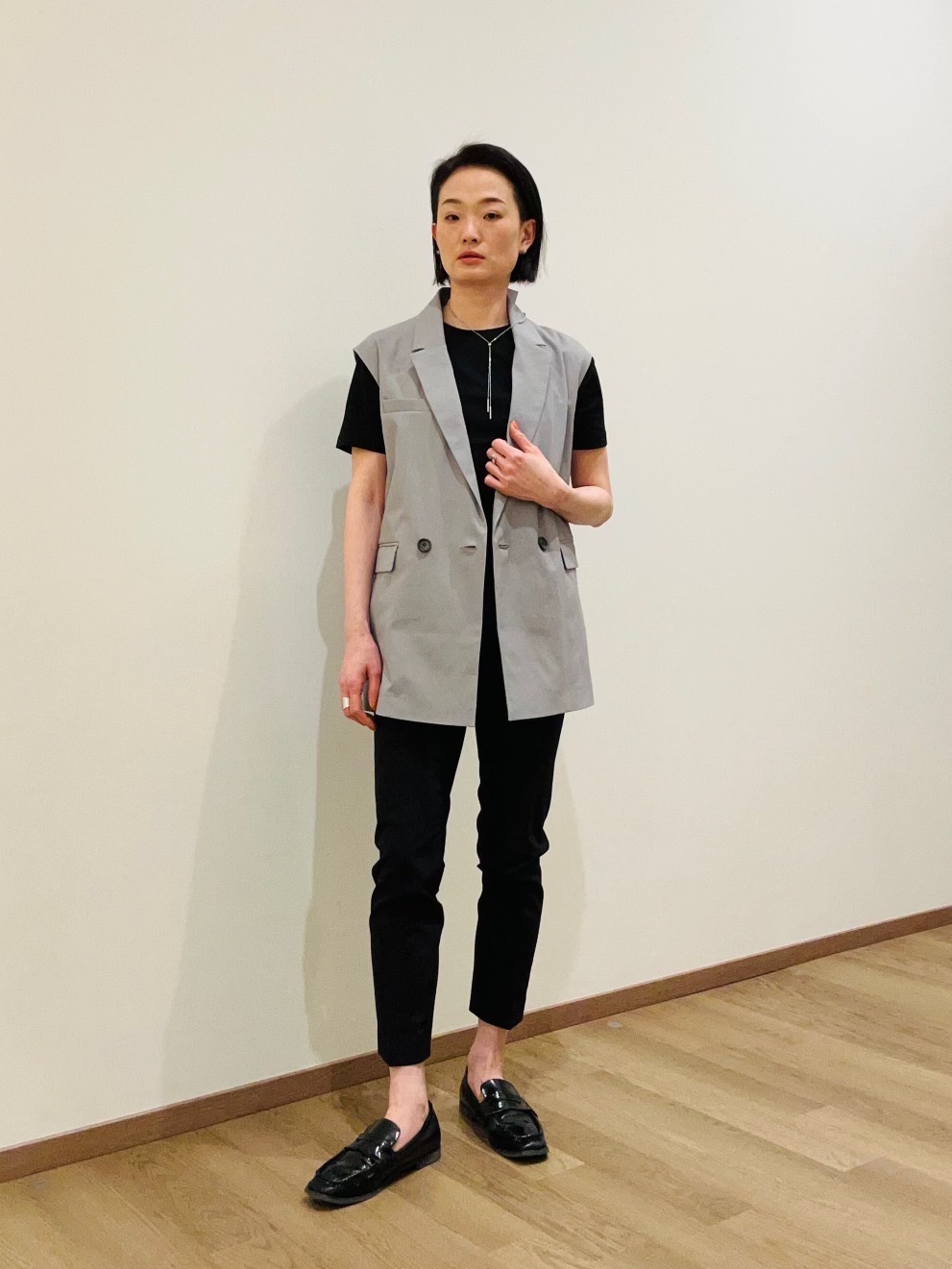 プラステ　リネンブレンドテーラードジレ　ブラック PLST(プラステ)公式 | リネンブレンドテーラードジレ