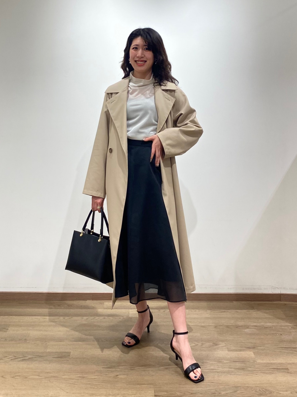 マンテコトレンチコート、シャイニーラメシアーハイネックプル