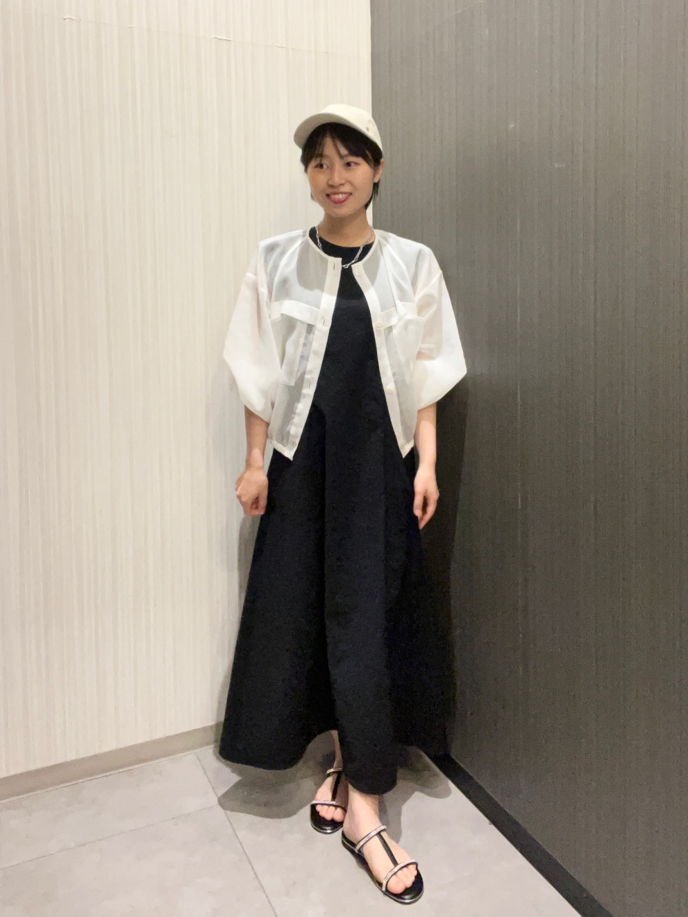 ハイストレッチナイロンフレアワンピース」の着用コーディネート