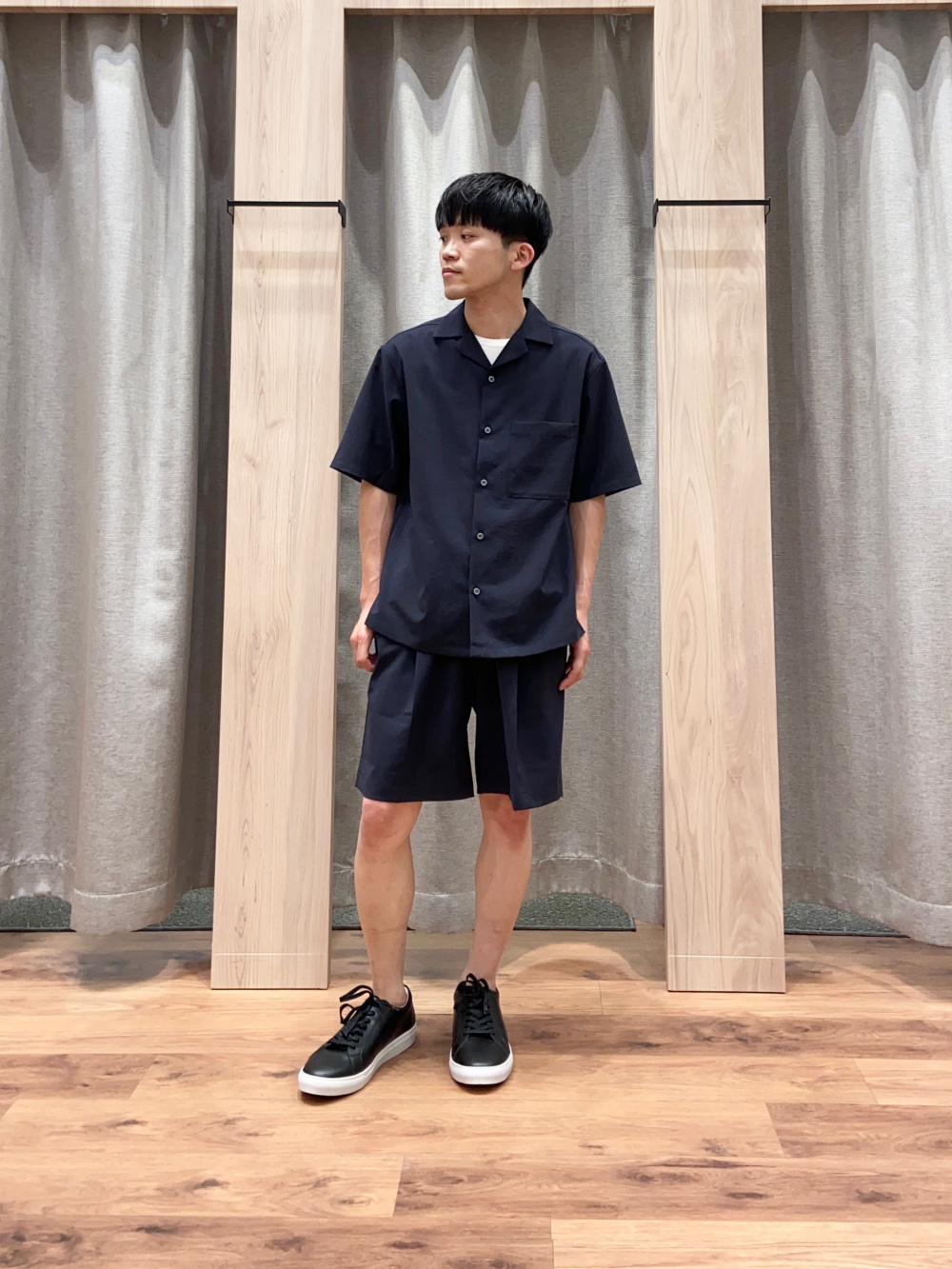 プレシャスドライショートパンツ、メタルパーツ付きキャップ」の着用