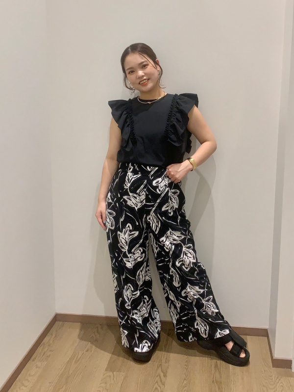 PLST(プラステ)公式 | フリルスリーブブラウス 