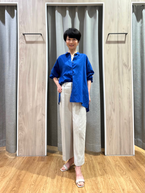 シャンブレーシャツワンピース（半袖）、シングルストラップヒール