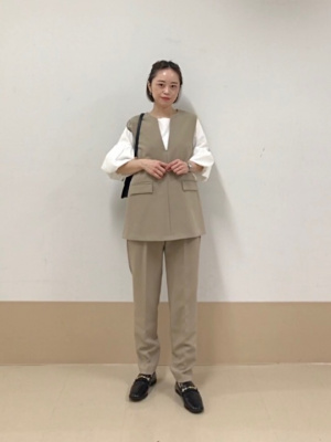 プラステVネックベストパンツセットアップベージュ
