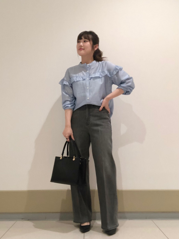 シアーフリルブラウス（長袖）のコーディネート・着用イメージ｜プラステ