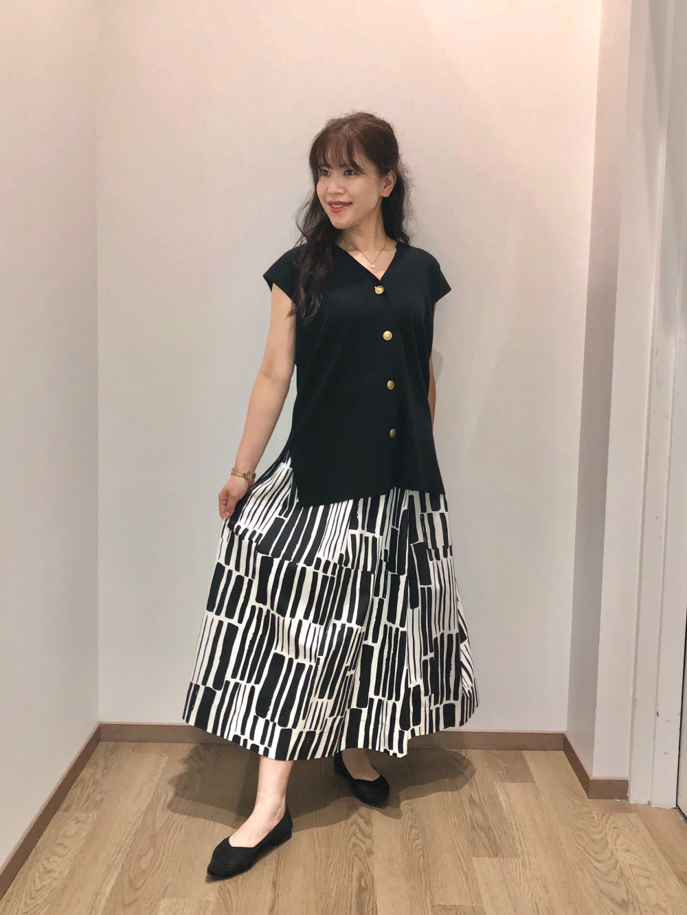 サテンパラシュートカーゴパンツ、メタルパーツブラウスパンツ