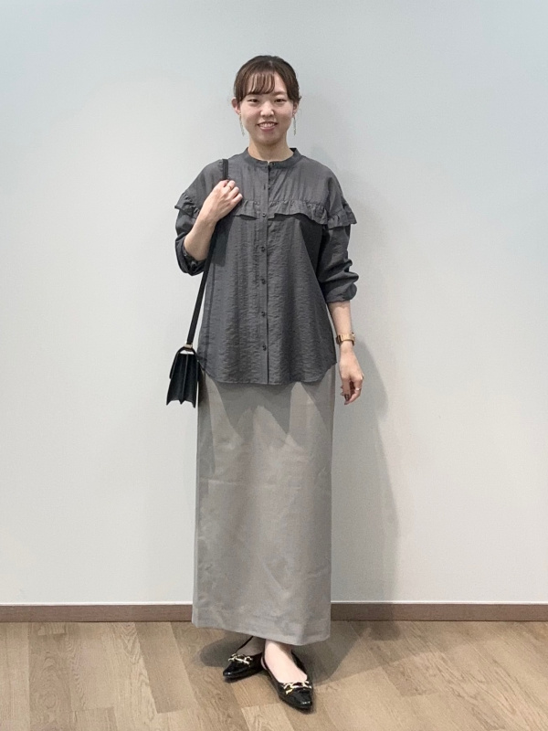 シアーフリルブラウス（長袖）のコーディネート・着用イメージ｜プラステ
