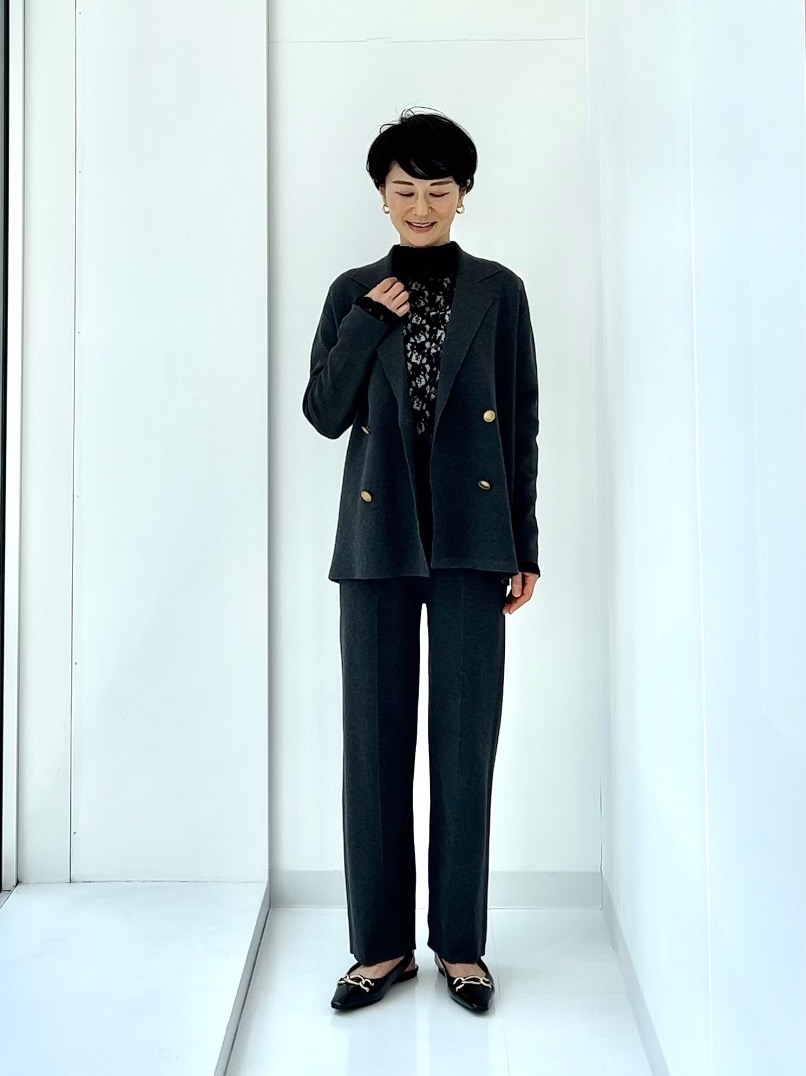 レースハイネックプルオーバー（長袖）、Vネックベストパンツ