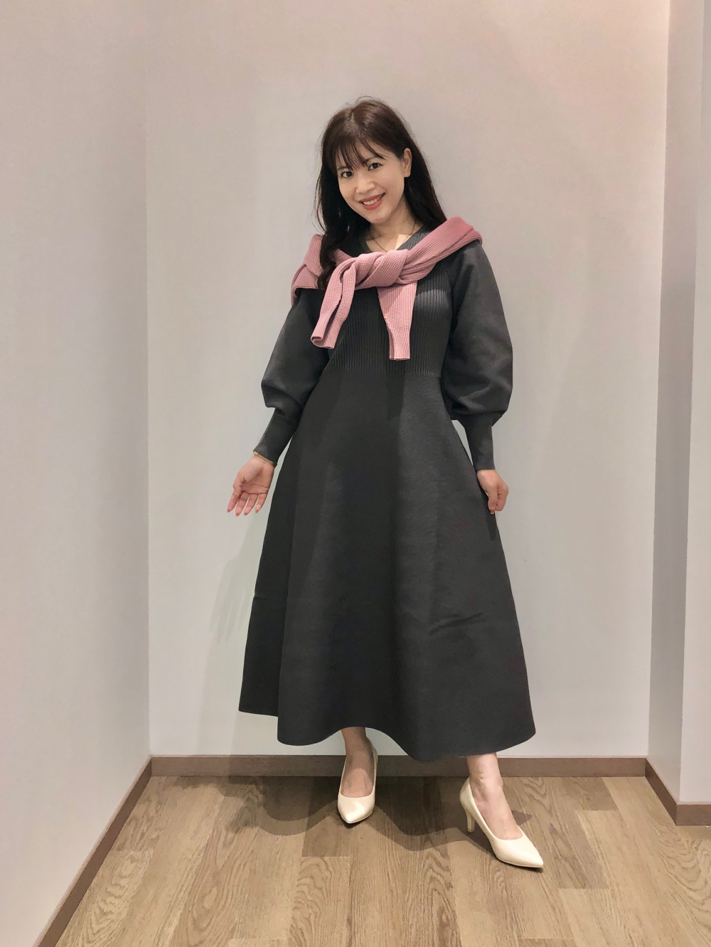 ホールガーメント®ニットVネックフレアワンピース、ホールガーメント