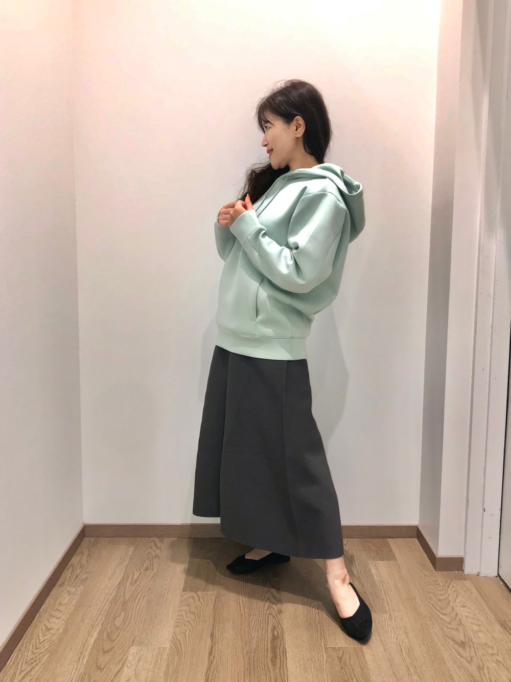 サテンパラシュートカーゴパンツ、メタルパーツブラウスパンツ