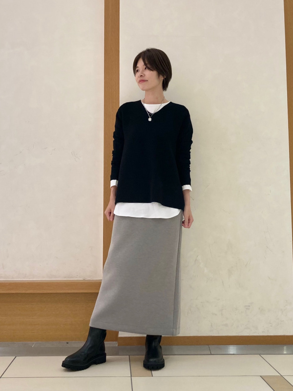 レーヨンブレンドVネックラメセーター、ジョーゼットプリーツ